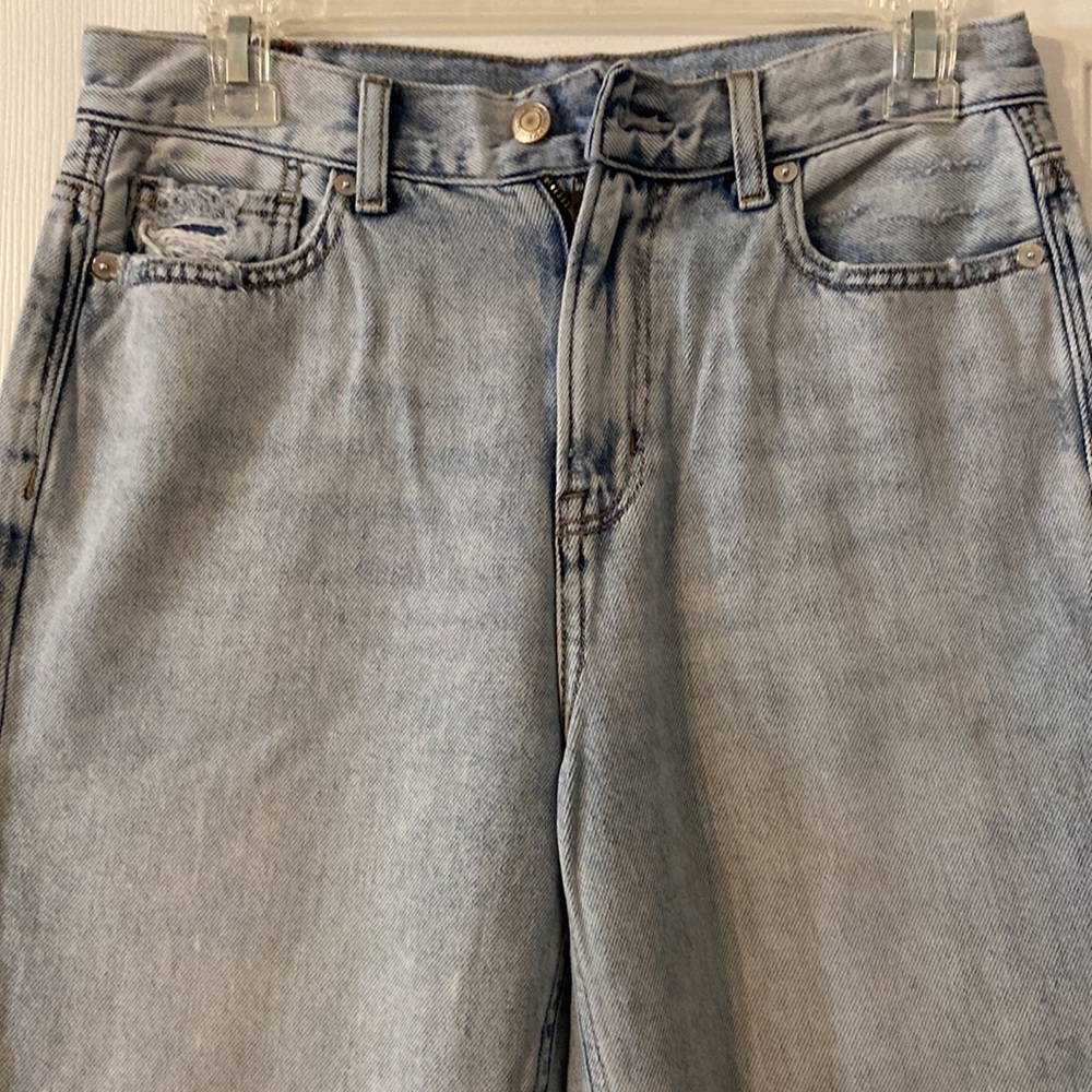 American Eagle Mom Jean size 4 excellent condition inseam 25” - Picture 2 of 7